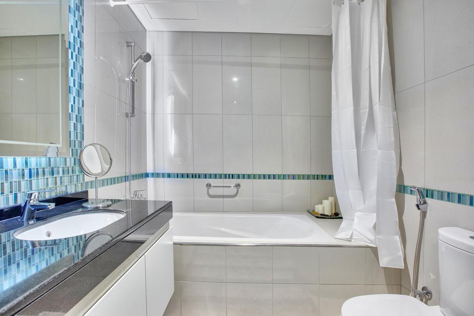 Apartamento Ultra Modern 1Bd In Damac Heights Marina Dubái Exterior foto