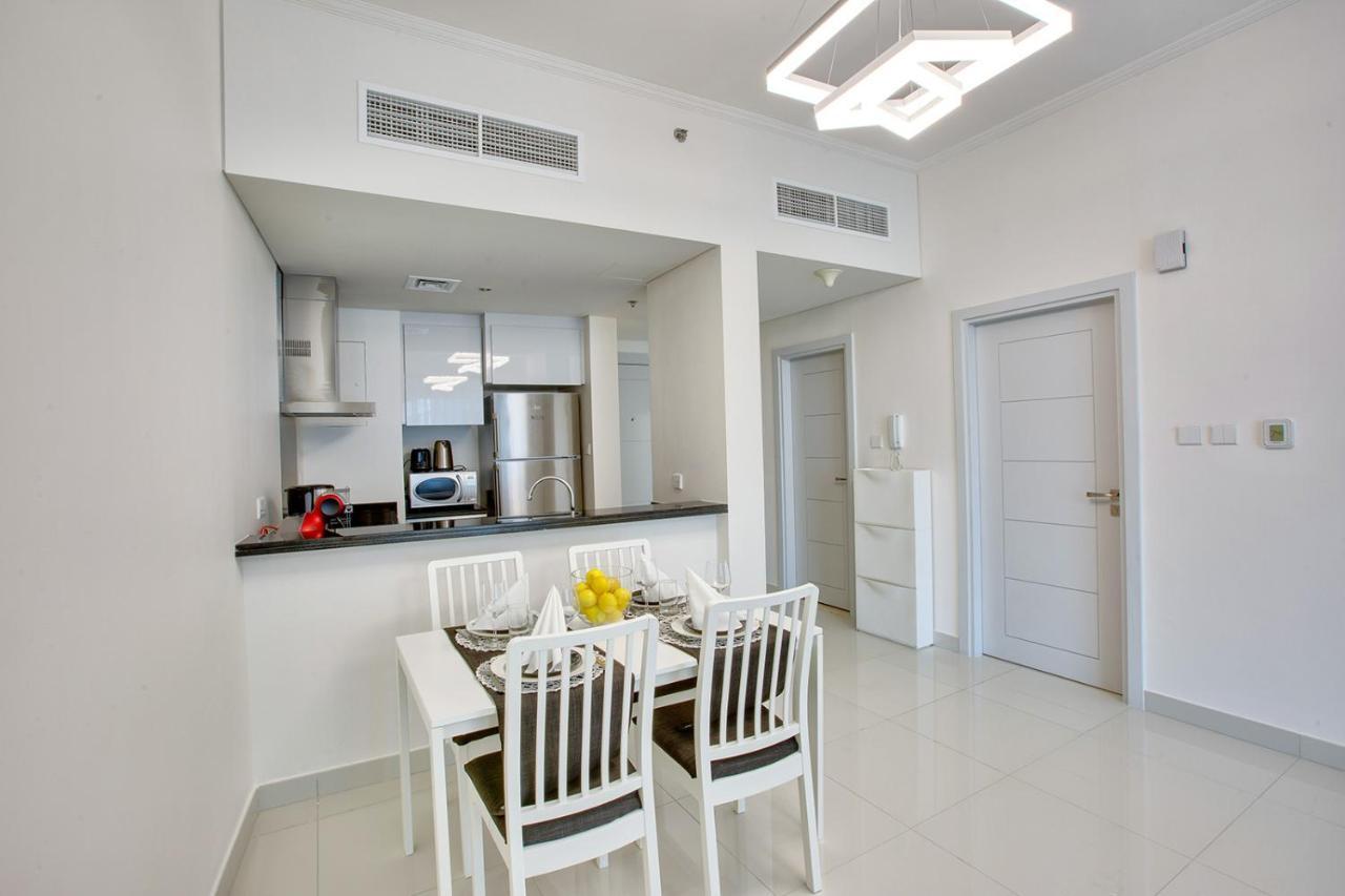Apartamento Ultra Modern 1Bd In Damac Heights Marina Dubái Exterior foto