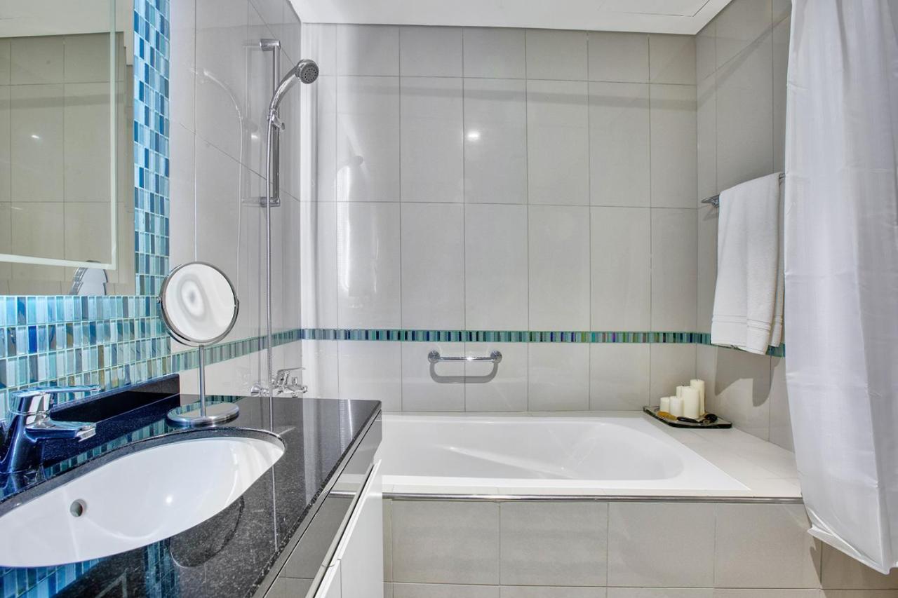 Apartamento Ultra Modern 1Bd In Damac Heights Marina Dubái Exterior foto