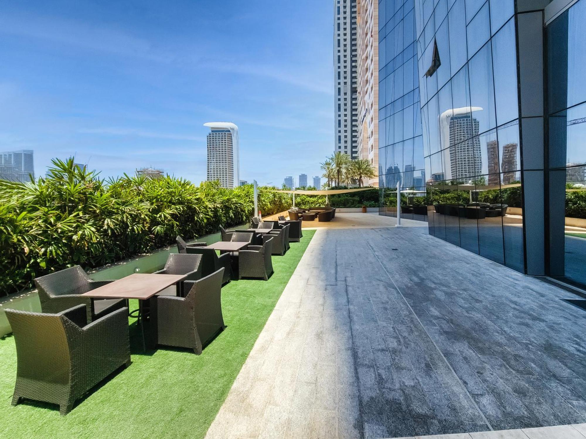 Apartamento Ultra Modern 1Bd In Damac Heights Marina Dubái Exterior foto